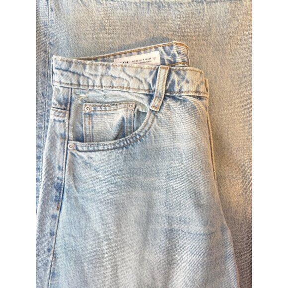 ZARA Womens Size 6 Light Wash Wide Leg Jeans Distressed Hem Denim Casual - Picture 10 of 14